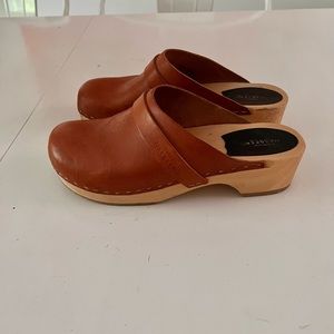 Swedish Hasbeens Husband Clog in Nature